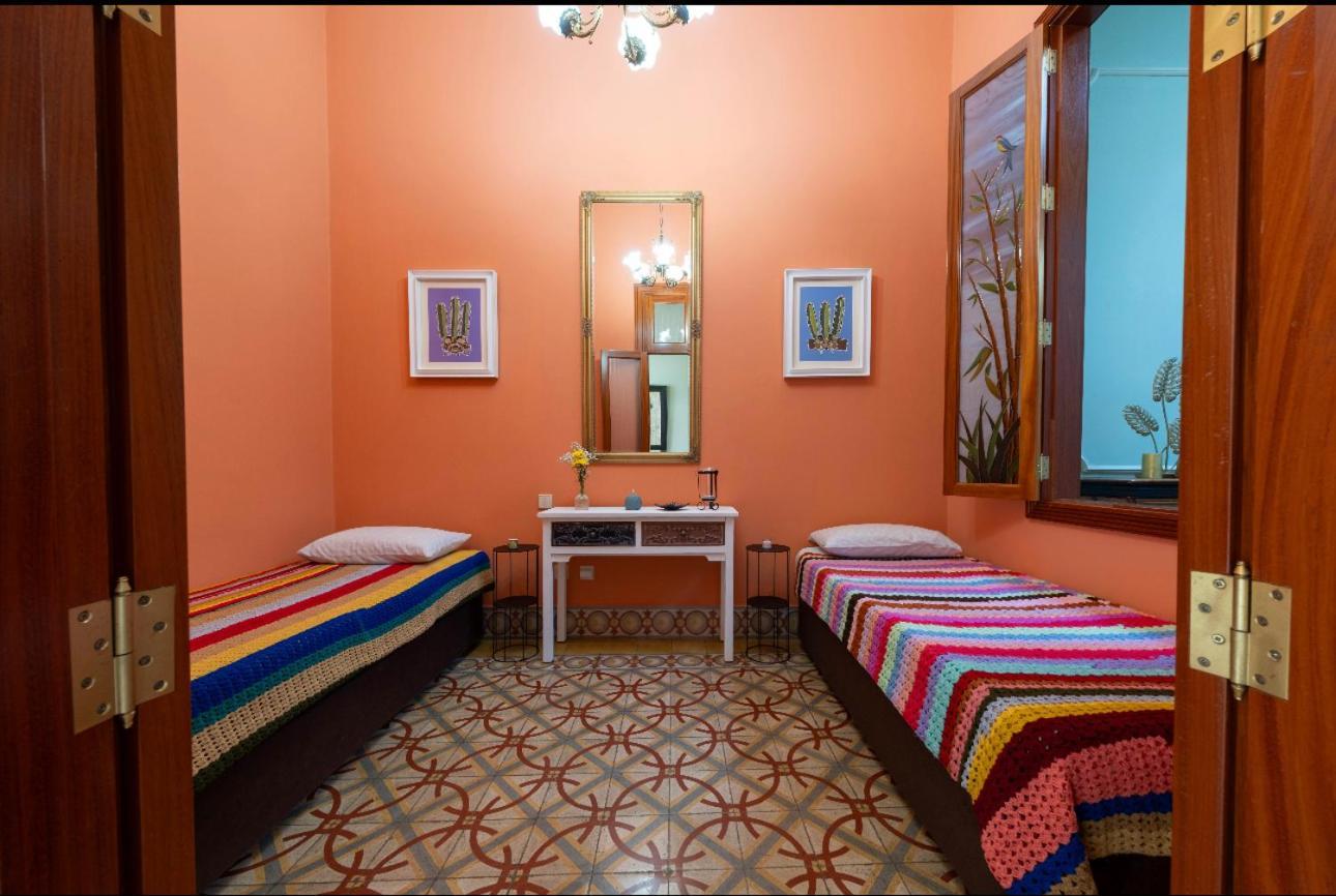 Triana Modernista Ferienhaus *